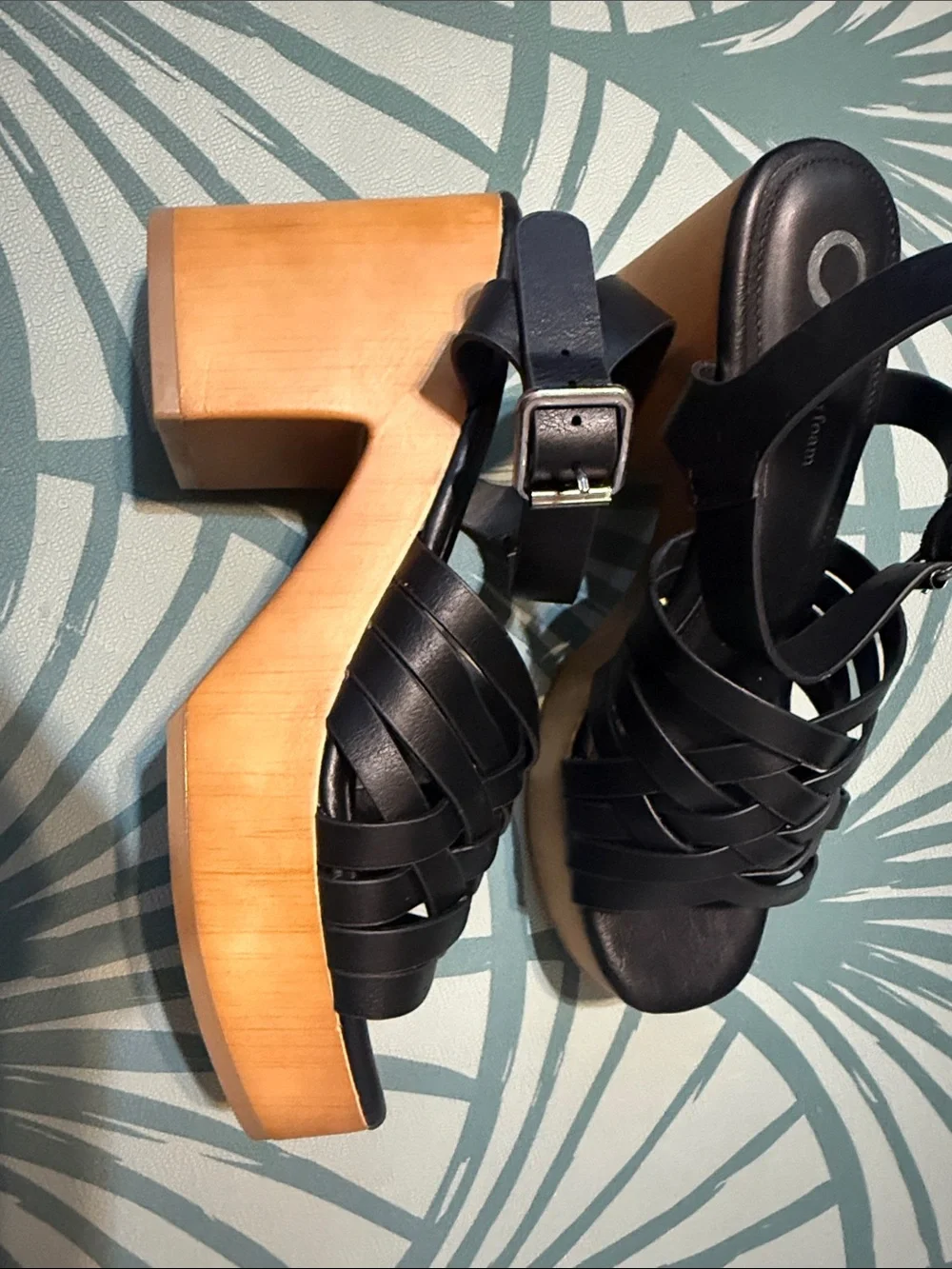 Womens Tru comfort foam Woven Leather Platform Sandal size 8. Never worn!
